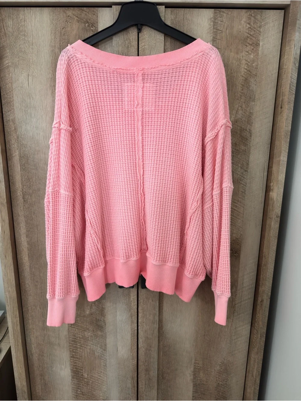 American Eagle This Feels Seriously LIVED-IN
V Neck Thermal Sweatshirt - Picture 2 of 5